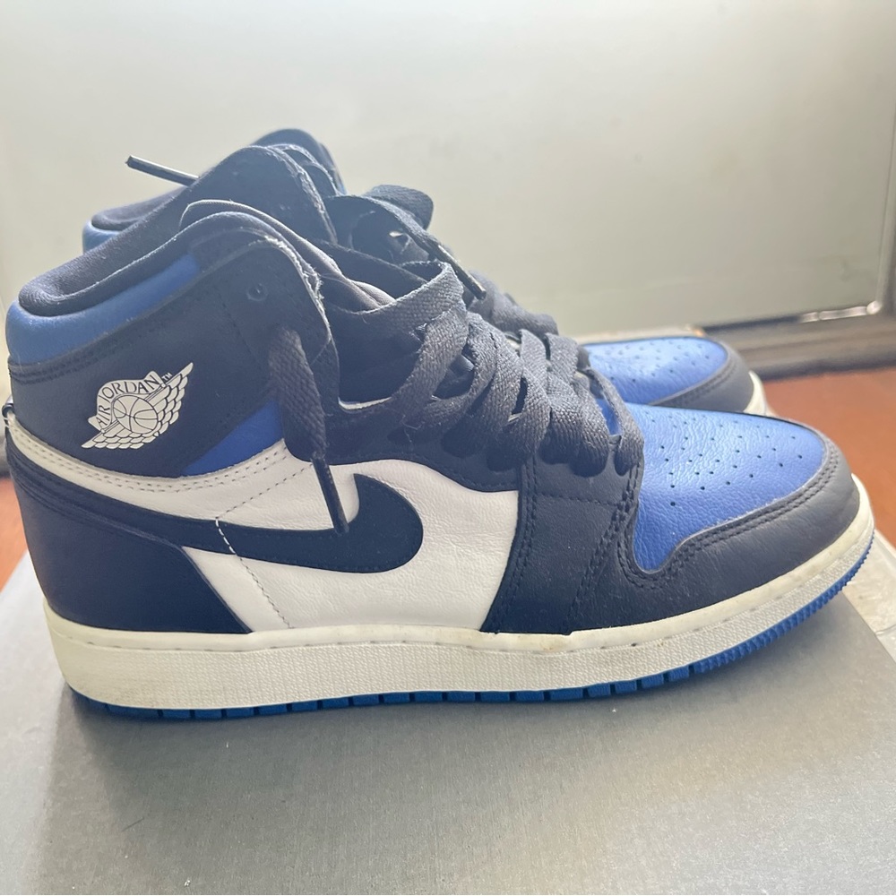 Jordan 1 Royal Toe
Size 5Y/ 7WOMENS